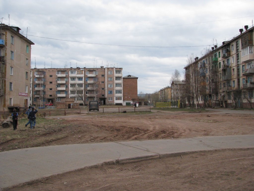 Lenin Street behind, facing East, Вихоревка