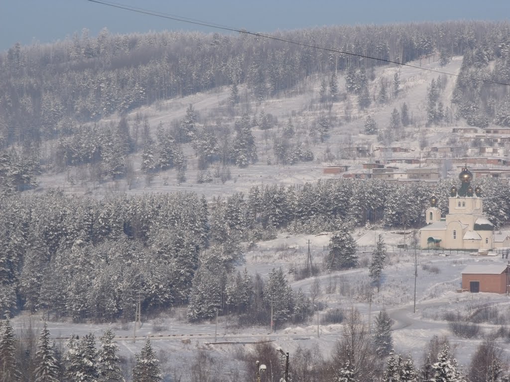 Вид на Свято-Троицкий храм г. Железногорска-Илимского (январь 2011 г.), Железногорск-Илимский