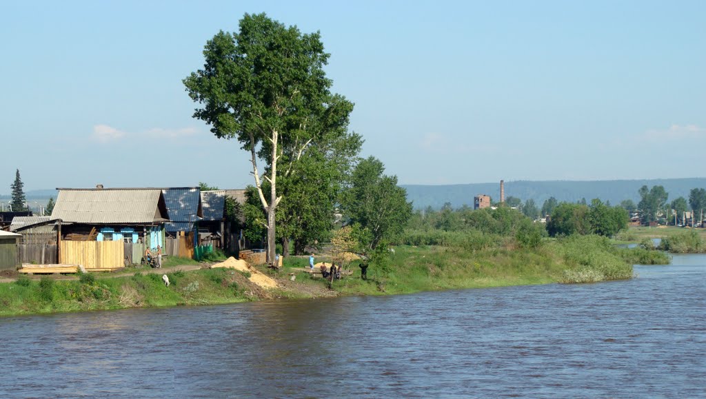 Houses on the river. - Нижнеудинск. Домики на берегу реки., Нижнеудинск