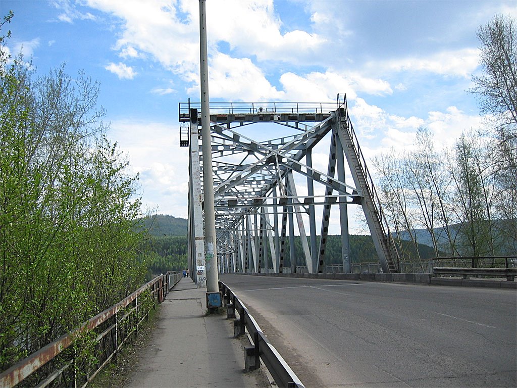 Road to bridge over Lena, Усть-Кут