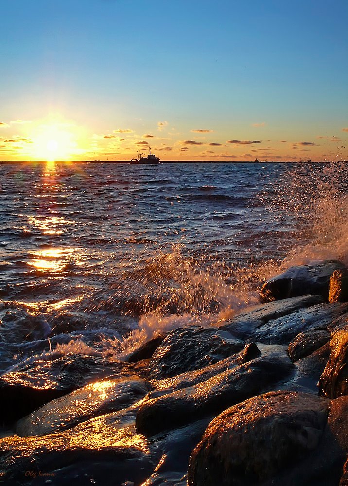 Солнце красит - нежным цветом (морской канал), Балтийск