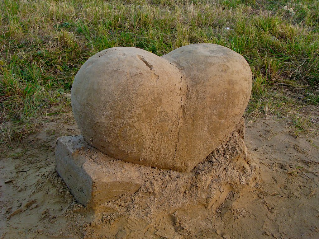 Песчаная скульптура Сердце, Гурьевск