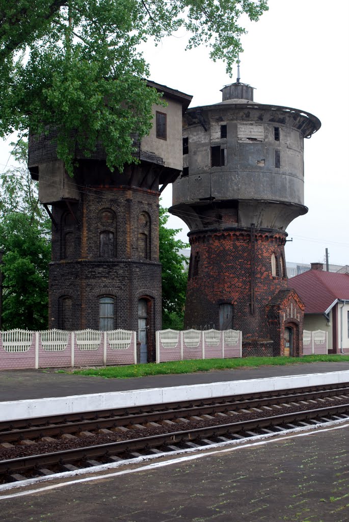 Water Towers, Гусев