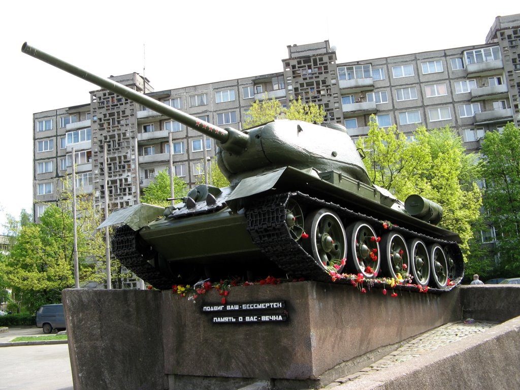Памятник воинам-танкистам (ул.генерала Соммера), Калининград