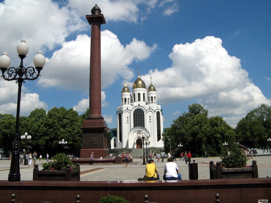 Площадь Победы (вид на Стеллу и Храм Христа Спасителя), Калининград