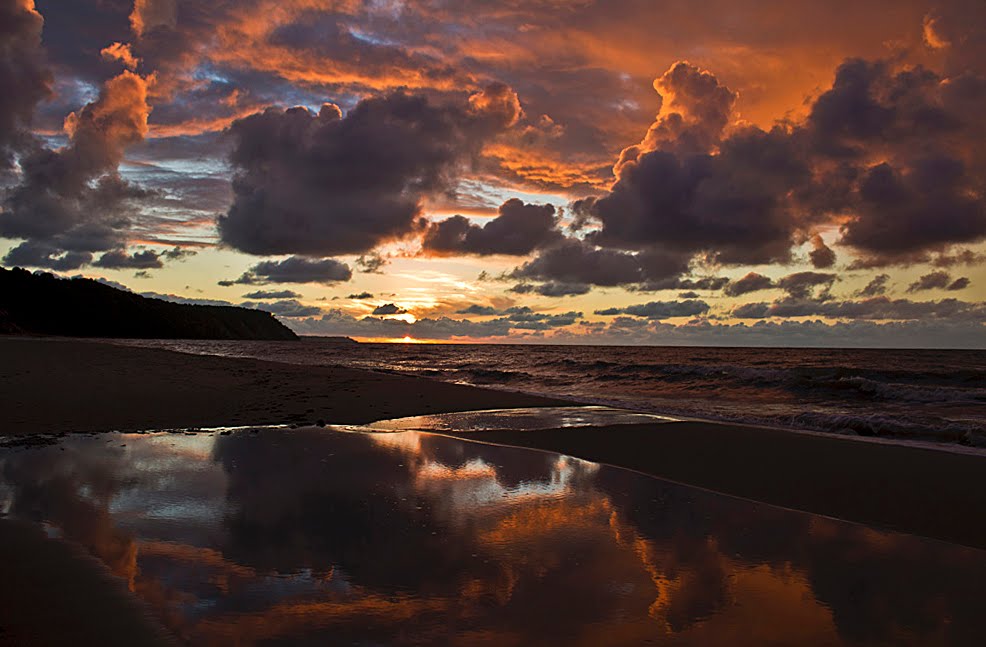 Multi-colored clouds and their reflection. - Разноцветные облака и их отражение., Светлогорск