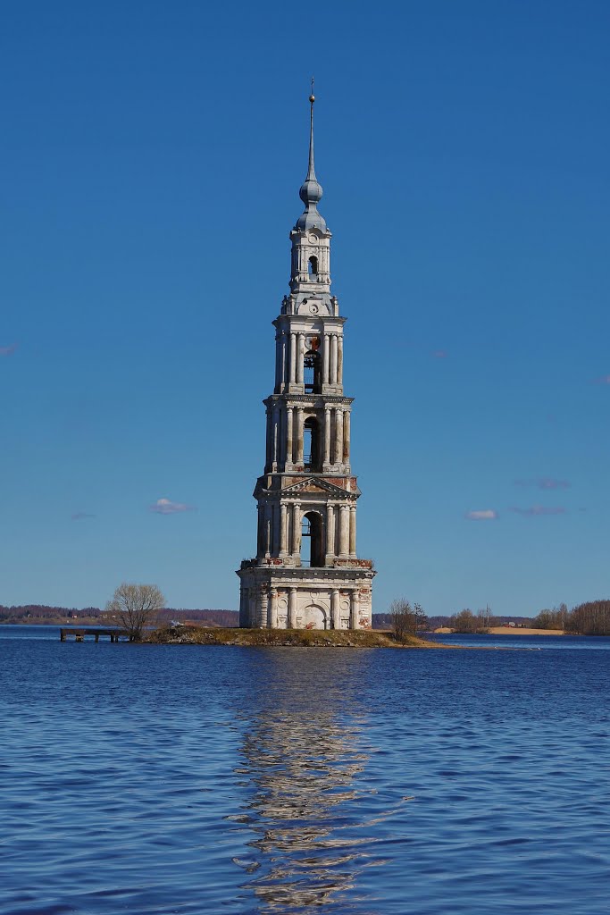 Калязин: Колокольня затопленного Никольского собора  Bell tower of the flooded St. Nicholas Cathedral, Калязин