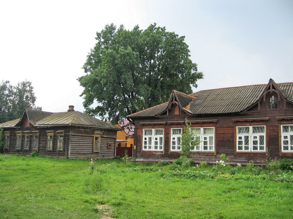 Houses near church, Кимры