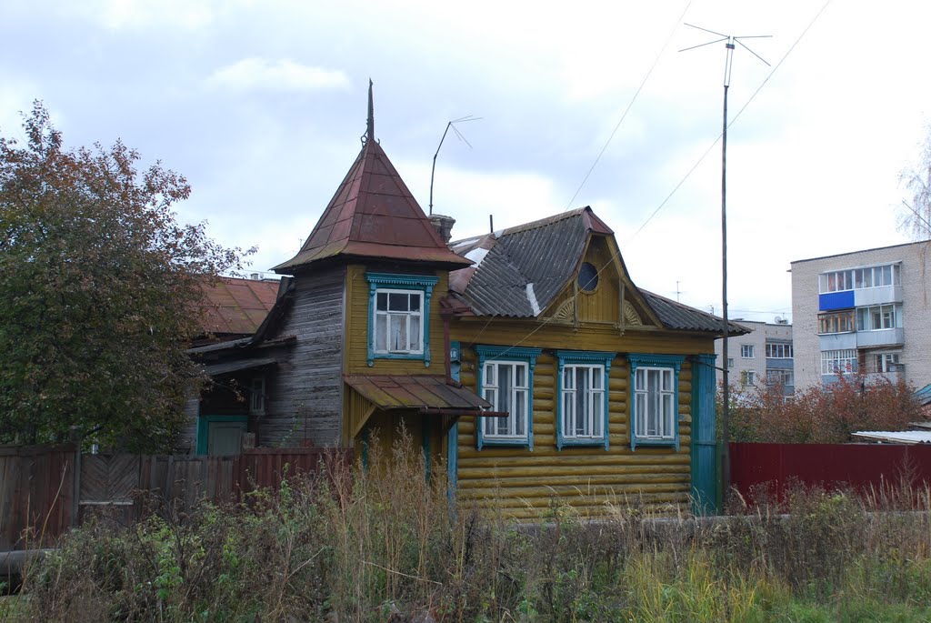 Кимры. Деревянный дом в стиле "модерн" на Московской ул., Кимры