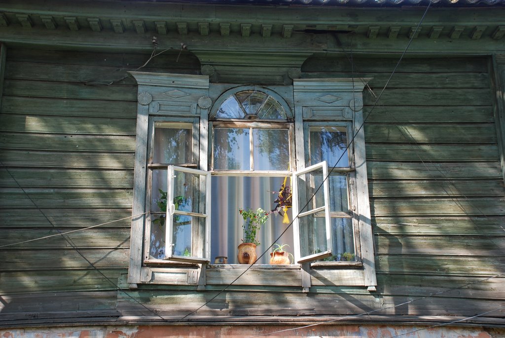 Осташков. Наличник окна старинного дома., Осташков