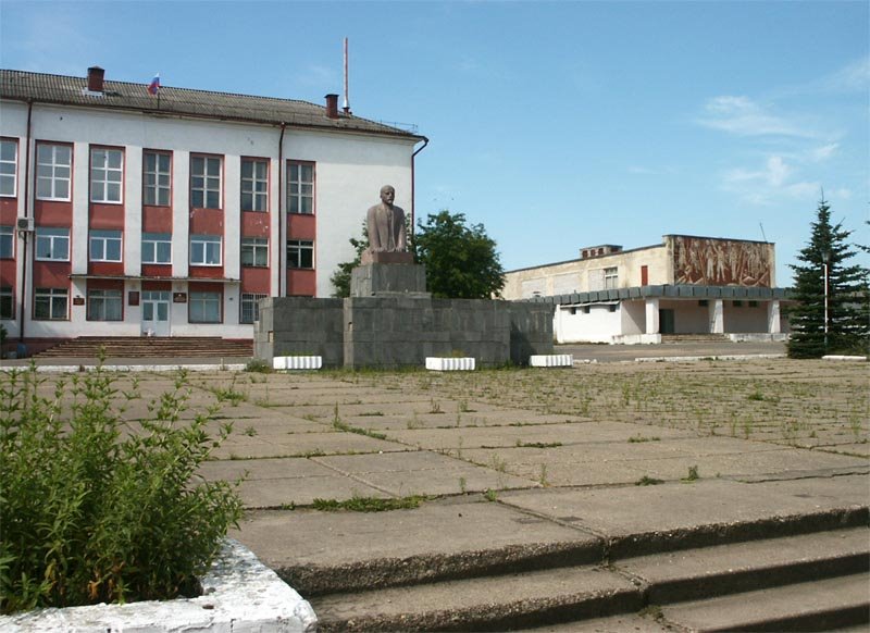Рамешки, площадь перед зданием Администрации, Рамешки