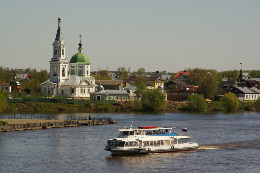 г. Тверь, вид на реку Волга и Свято-Екатерининскую церковь.., Тверь
