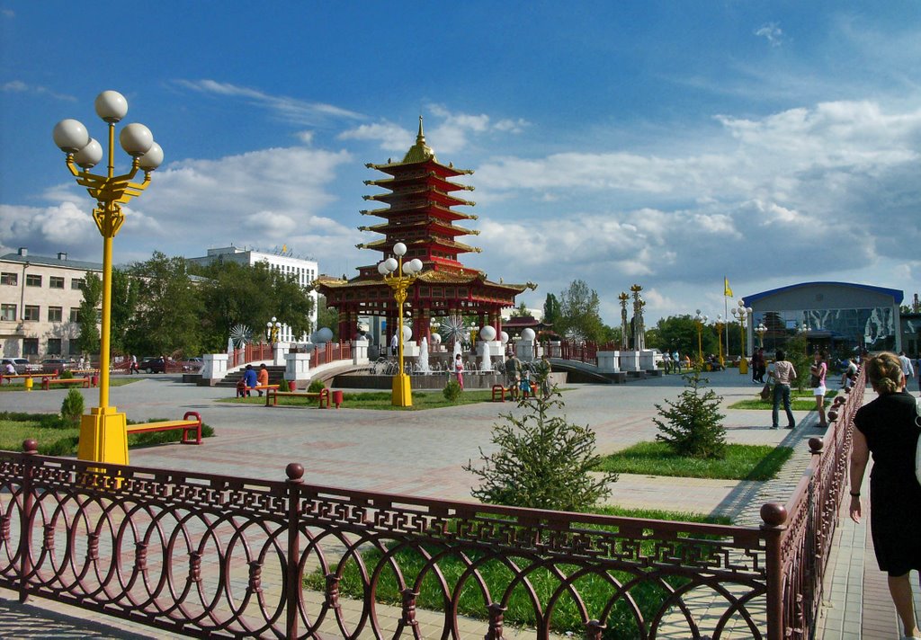 Пагода Семи дней на Центральной площади, Приютное
