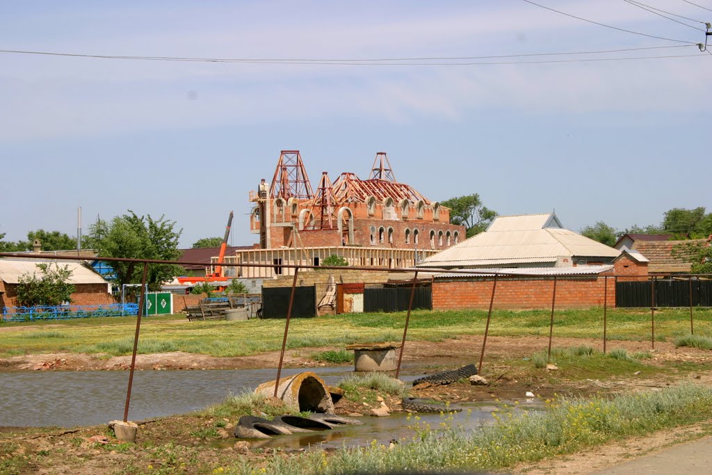 Строительство новой церкви в селе Дербетовка., Приютное