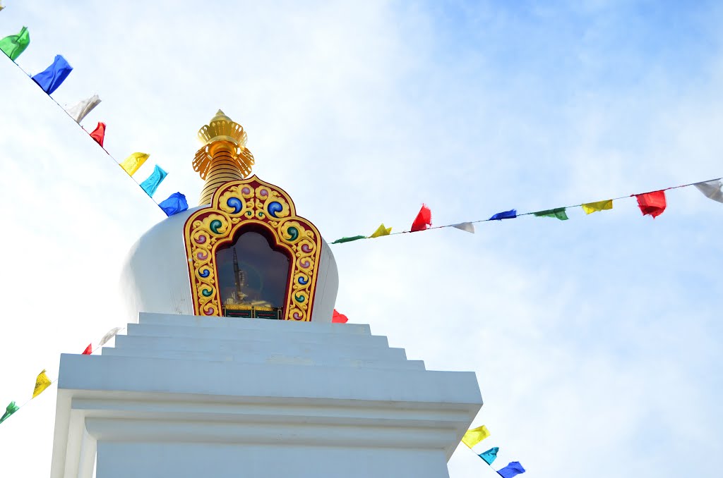 A Stupa, Элиста