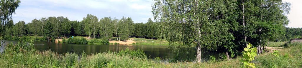 Широкая панорама на пруд в пос. Белоусово, Белоусово