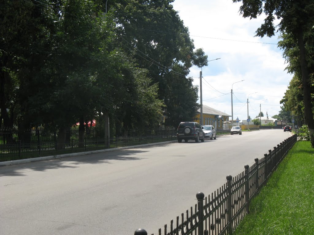 Улица города Козельска вид со стороны парка "старый город"., Козельск