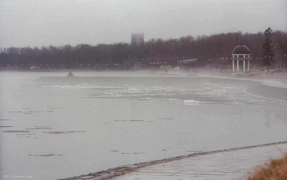 Туман над набережной / Mist over an embankment (07/05/2005), Петрозаводск