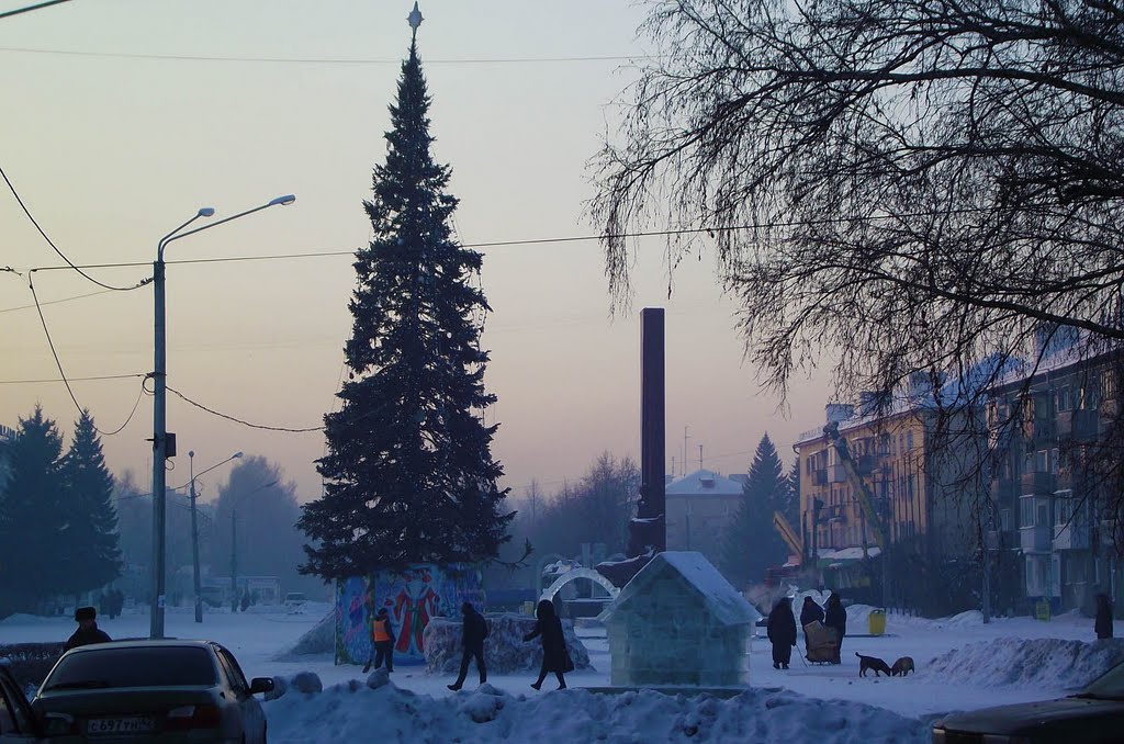 утром у ёлки на площади Белово, Белово
