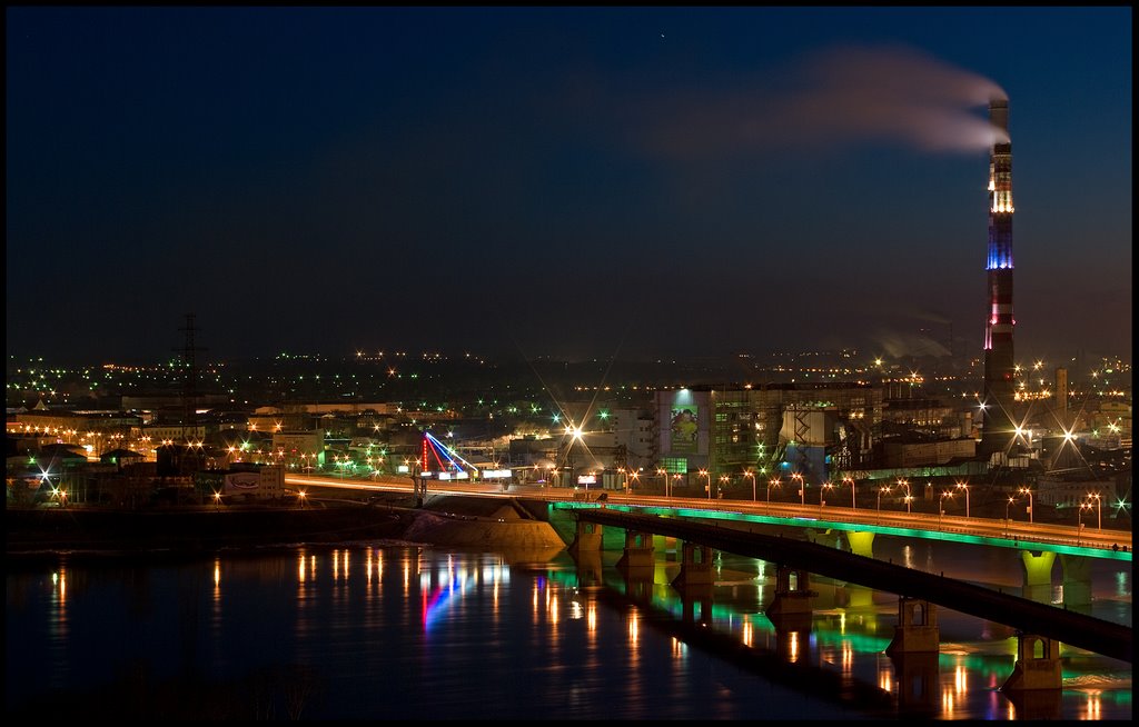 Ночной вид на Кузнецкий мост и р.Томь, Кемерово