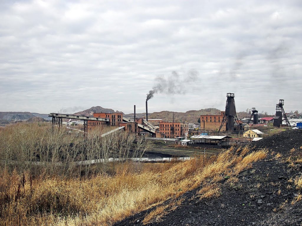 Вид на шахту "Киселевская" с вершины старого терриконника, Киселевск
