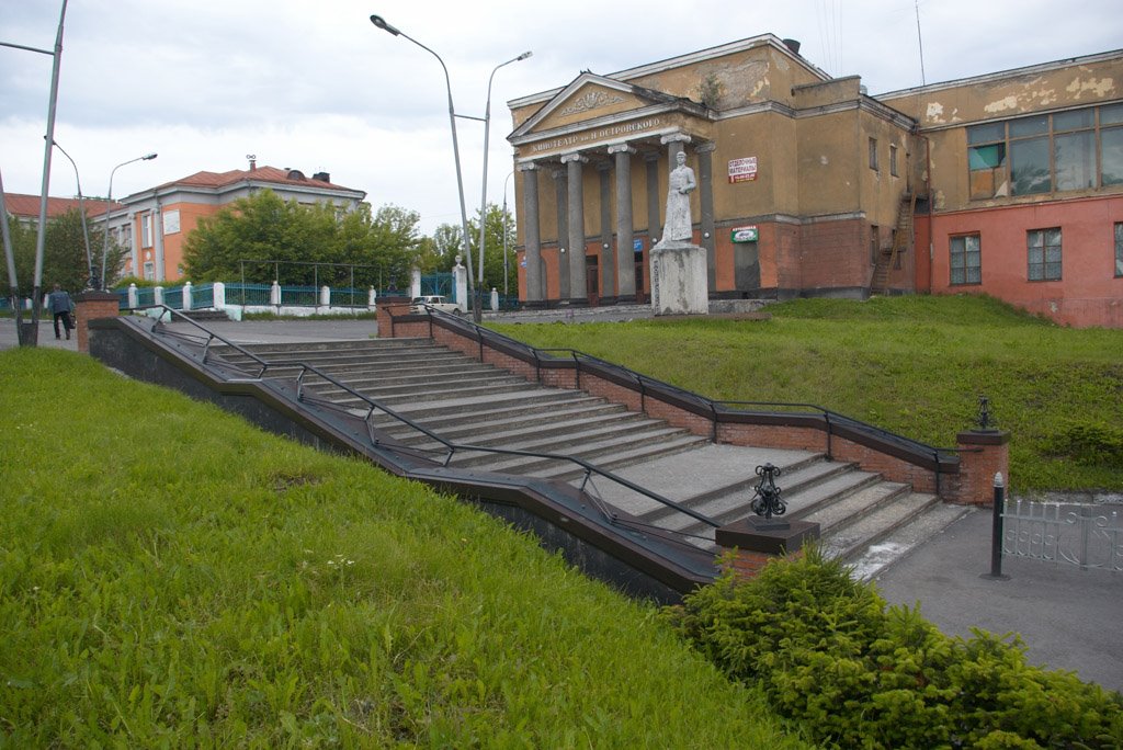центр города, кинотеатр им. Н. Островского, июнь 2007, Прокопьевск