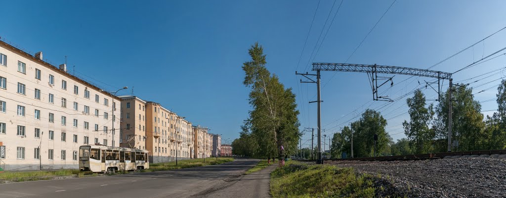 Пр-кт Шахтёров, подъём к перекрёстку с ул. Комсомольской, июнь 2013, Прокопьевск