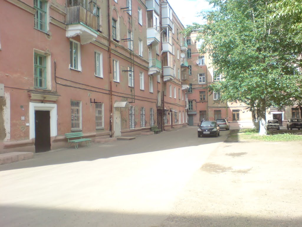 двор Ленинградская 36, Юрга