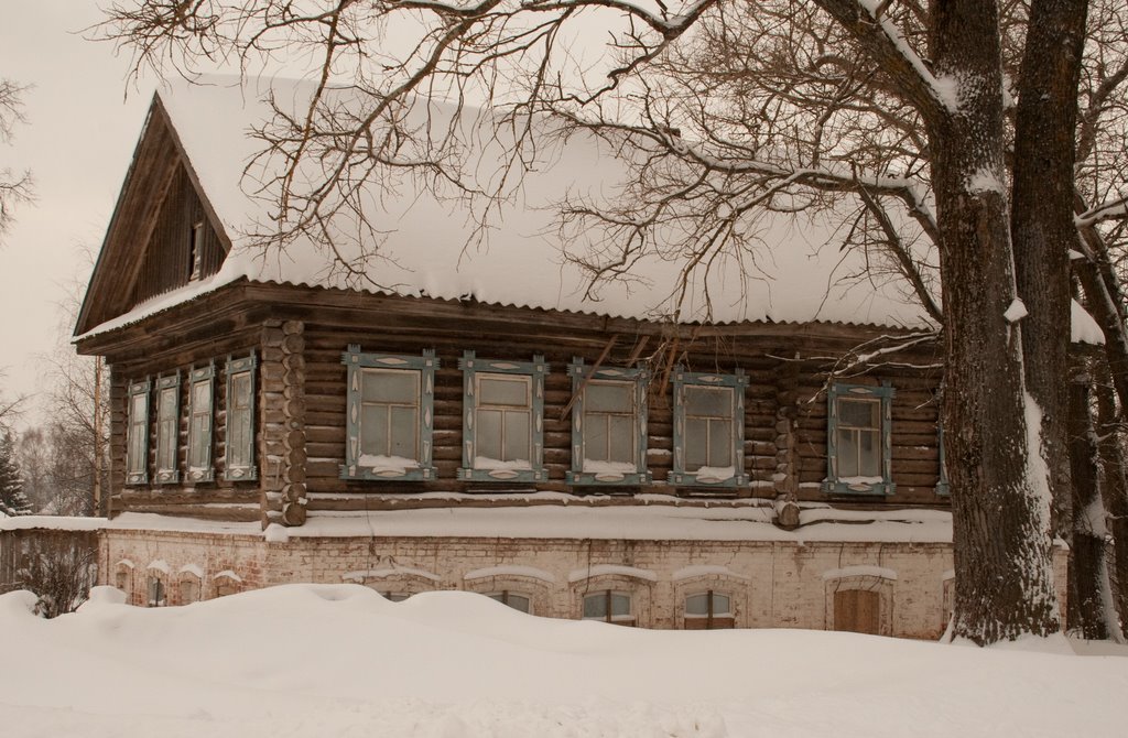 Дом напротив Тихвинской церкви в селе Верхобыстрица, Богородское