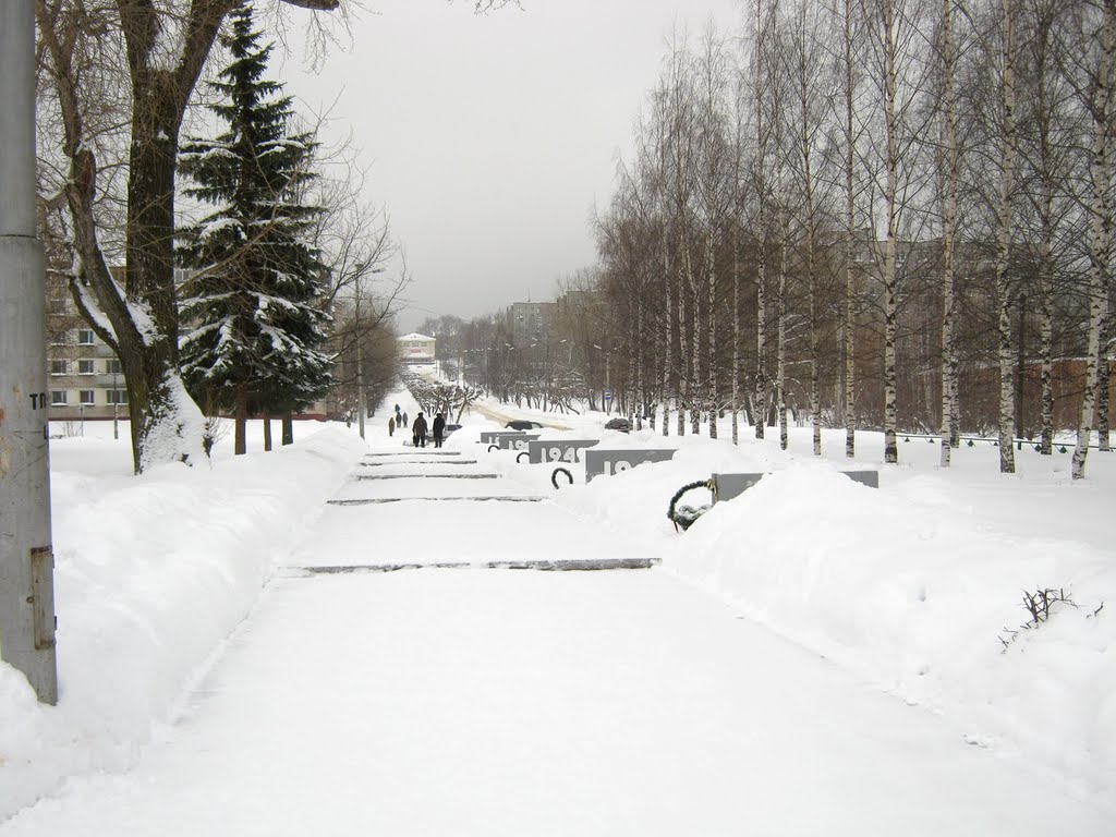 Аллея и ул.Ленина, вид от храма, Кирово-Чепецк