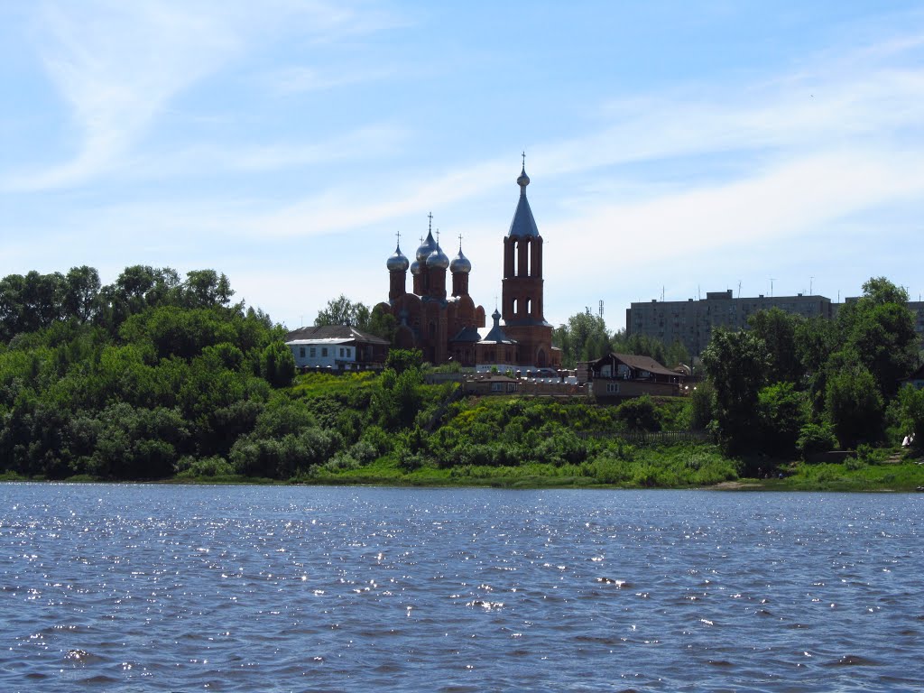 Всехсвятская церковь, вид от реки, Кирово-Чепецк