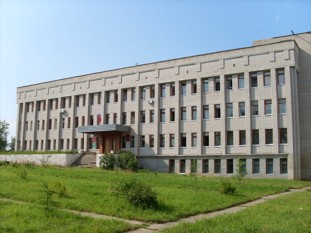 Здание администрации Нагорского района, ул. Леушина, 21, Нагорск