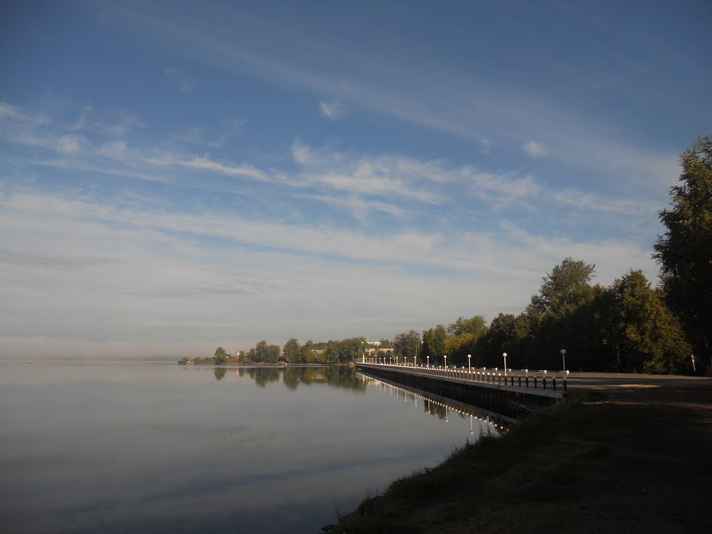 На берегу пруда, Омутнинск
