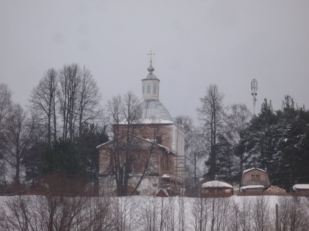 Вид церкви от р. Пушма 2012, Подосиновец