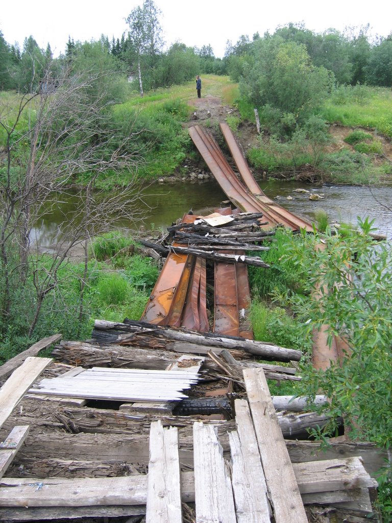 Ruinous bridge over Sedjol river, Кожым