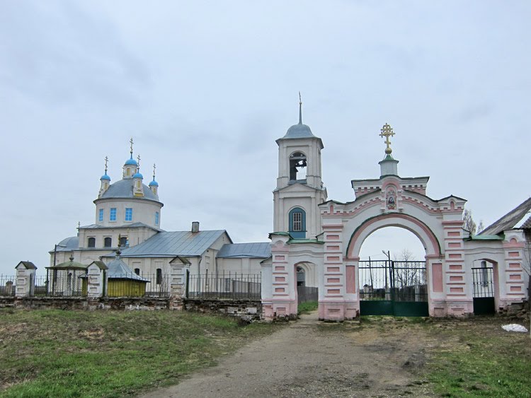 Ворота церковной ограды на Соборной горе., Парфентьево