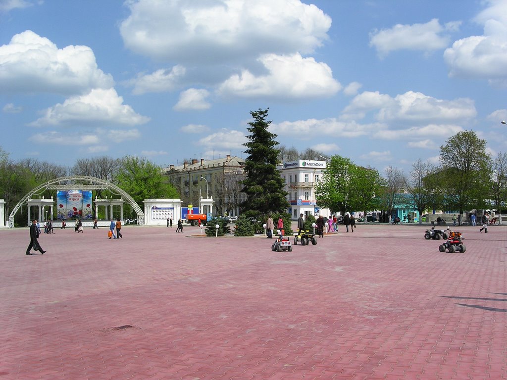 Елка в центре площади, Армавир