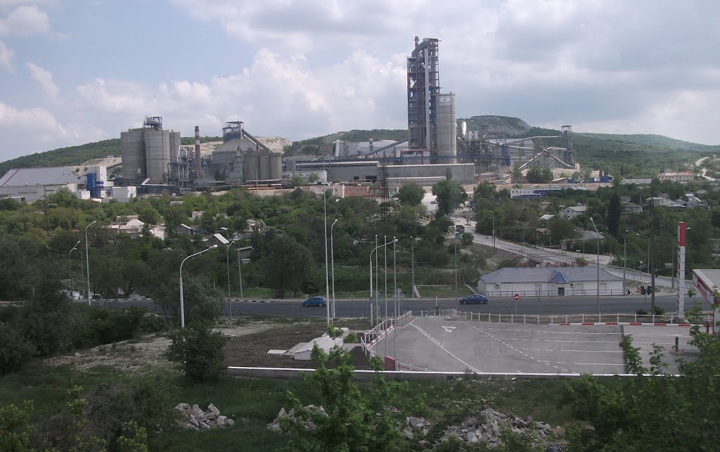 Верхнебаканский цементный завод, Верхнебаканский