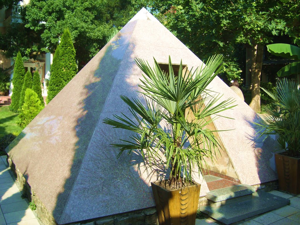 Pyramid of Cheops in Kabardinka!, Кабардинка