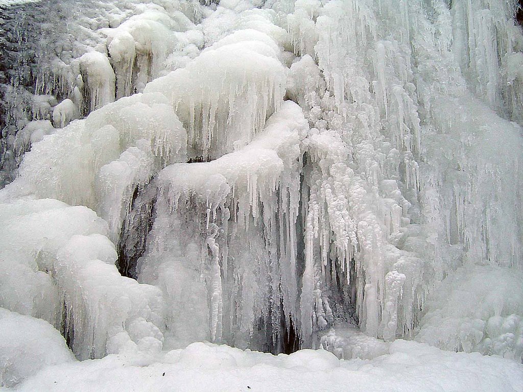 ручей  Мешока зимой, Каменномостский