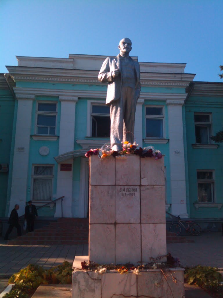 Памятник В.И. Ленину, Красноармейская