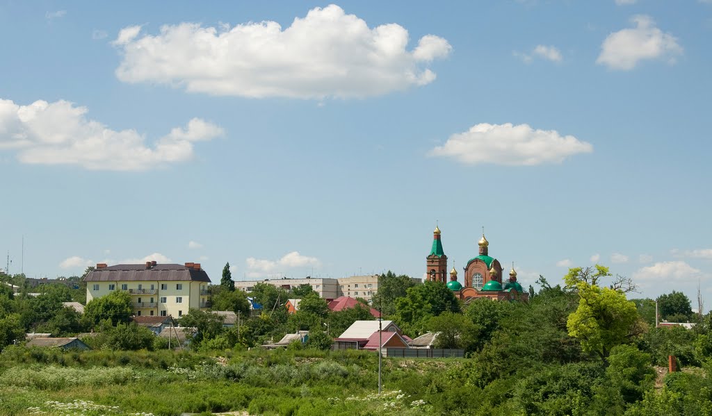 вид с моста на церковь, Крымск