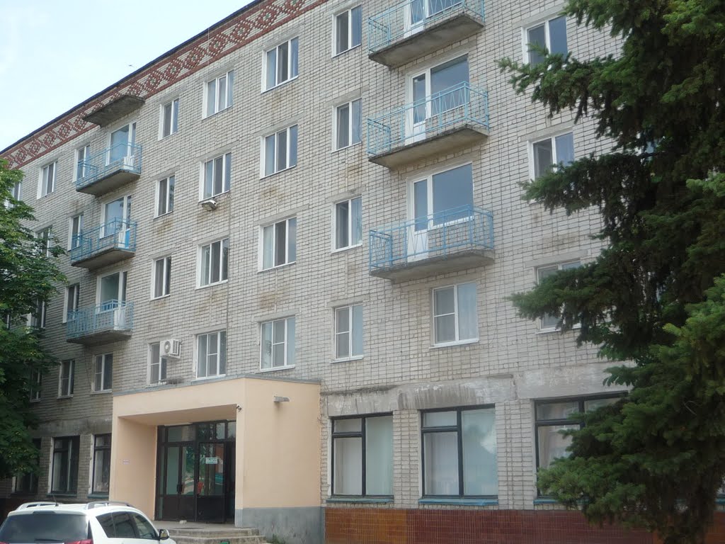 Женское общежитие, Лениградская