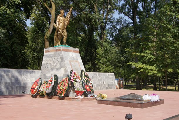 Памятник погибшим в ВОВ, Северская