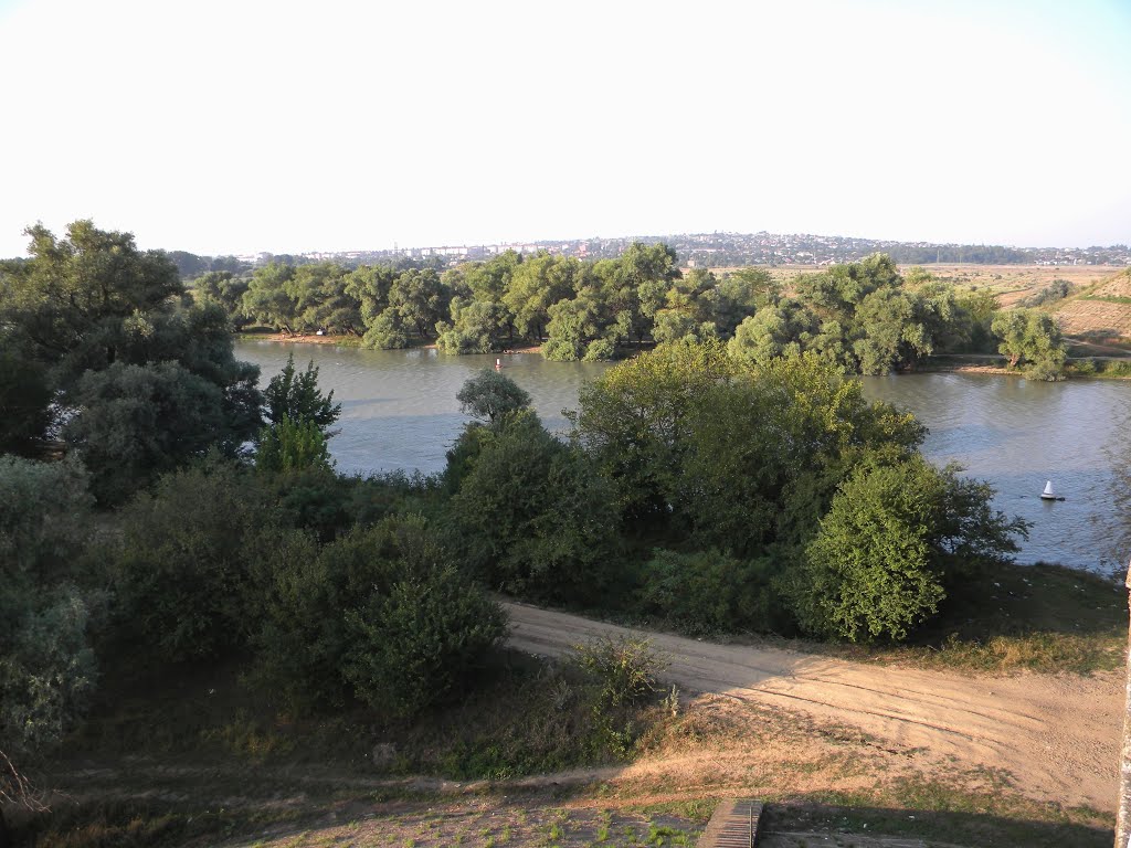 Темрюк и река Кубань, вид с нового моста, Темрюк