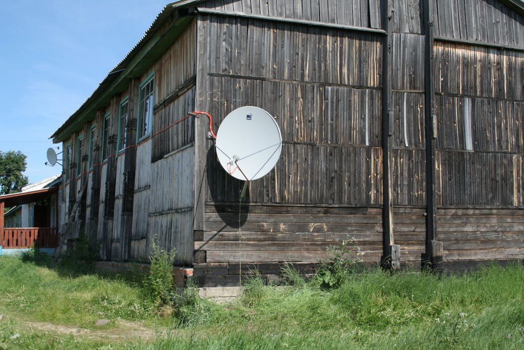 Станция спутниковой связи установлена компанией ЗАО "РОССИБ" в рамках  ПНП "Образование"  в н. п. Верхнеимбатск, Верхнеимбатск