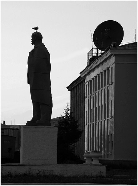 Lenin & bird :), Дудинка