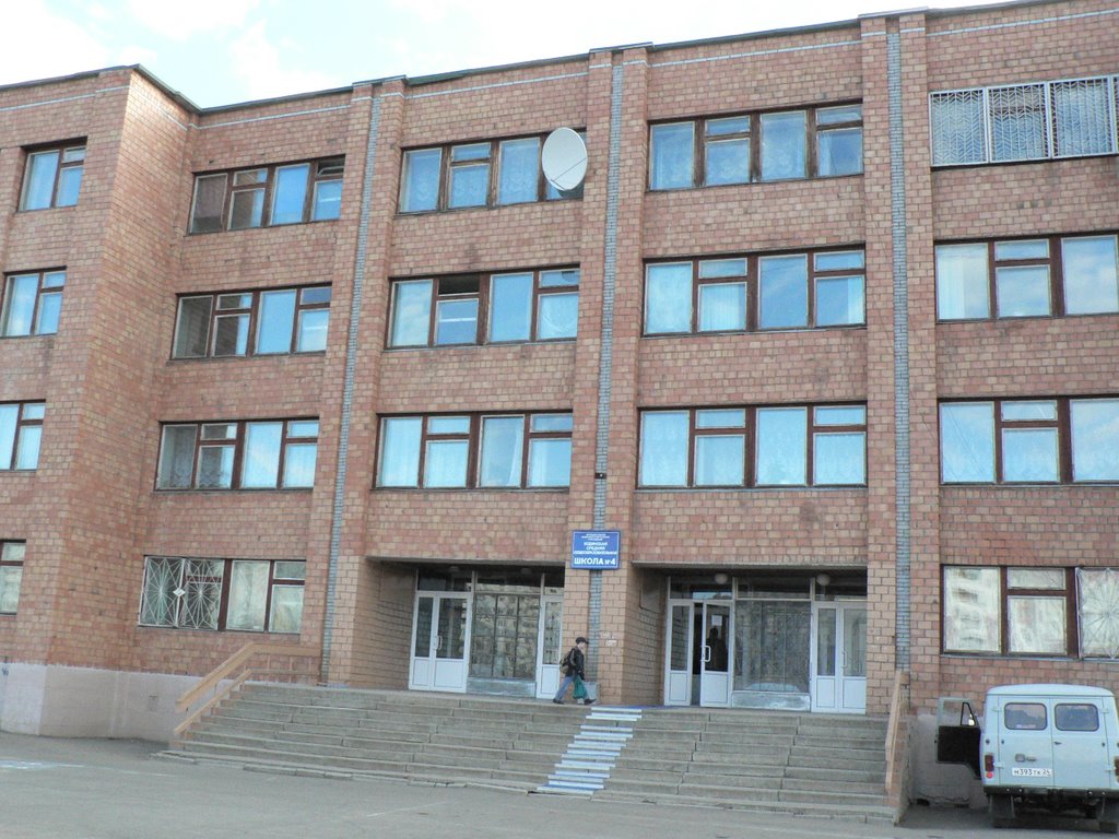 Станция спутниковой связи установлена компанией ЗАО "РОССИБ" в рамках  ПНП "Образование" в н. п. Кодинск, Кежма
