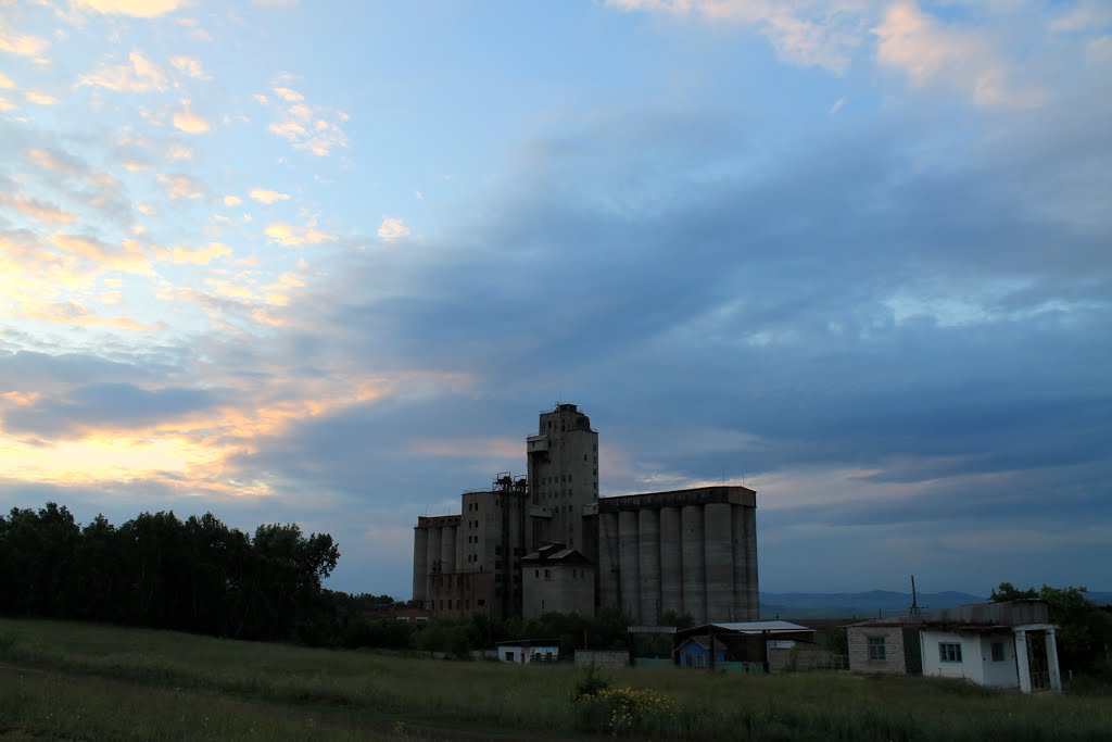 Зерновой элеватор в Краснотуранске, Краснотуранск