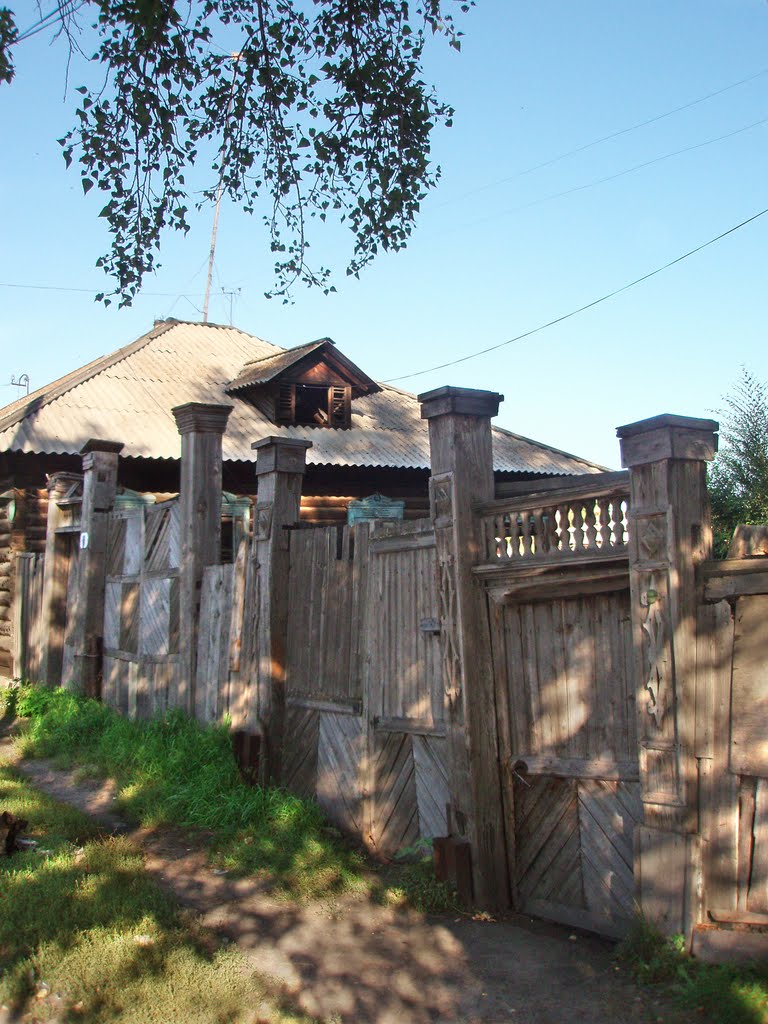 Wooden fence on Oborony street, Минусинск